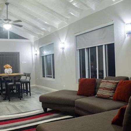 Soak'D Pineapple Villa Berrydale Exterior foto