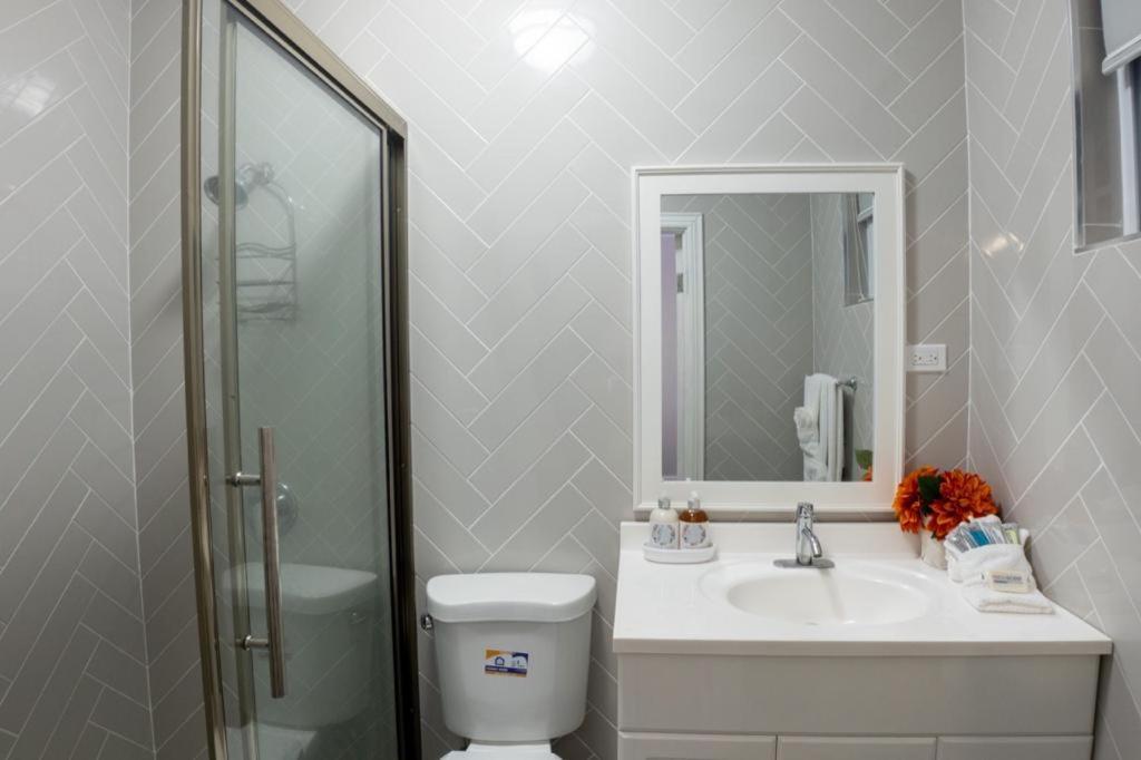 Soak'D Pineapple Villa Berrydale Exterior foto